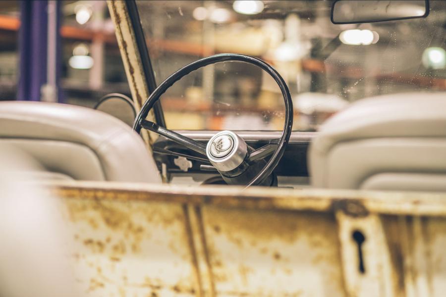 Интерьер Ford Bronco Derelict Roadster by ICON 2018 года  (фото 15 из 29)